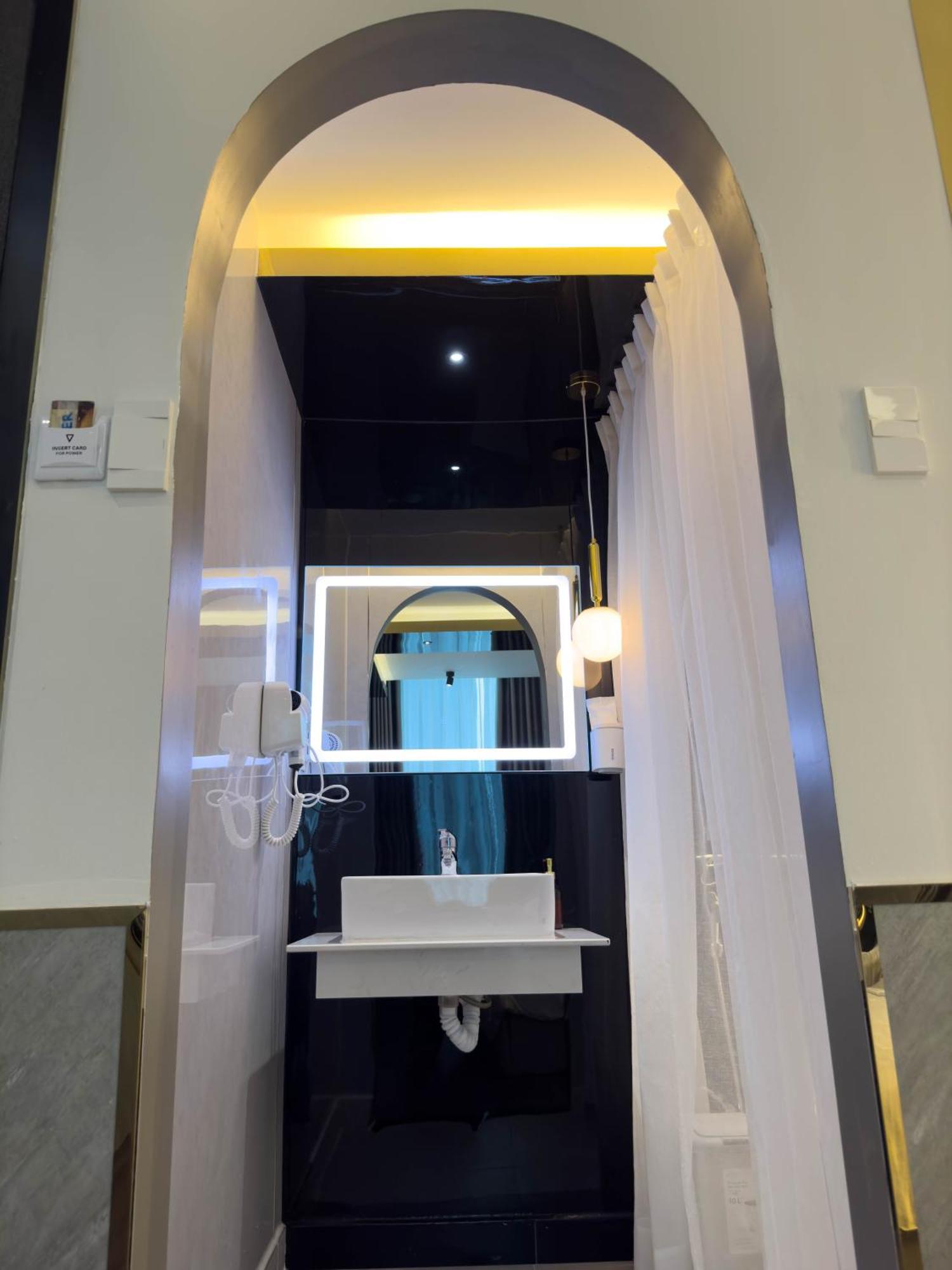 הו צ'י מין סיטי M&H Hotel מראה חיצוני תמונה
