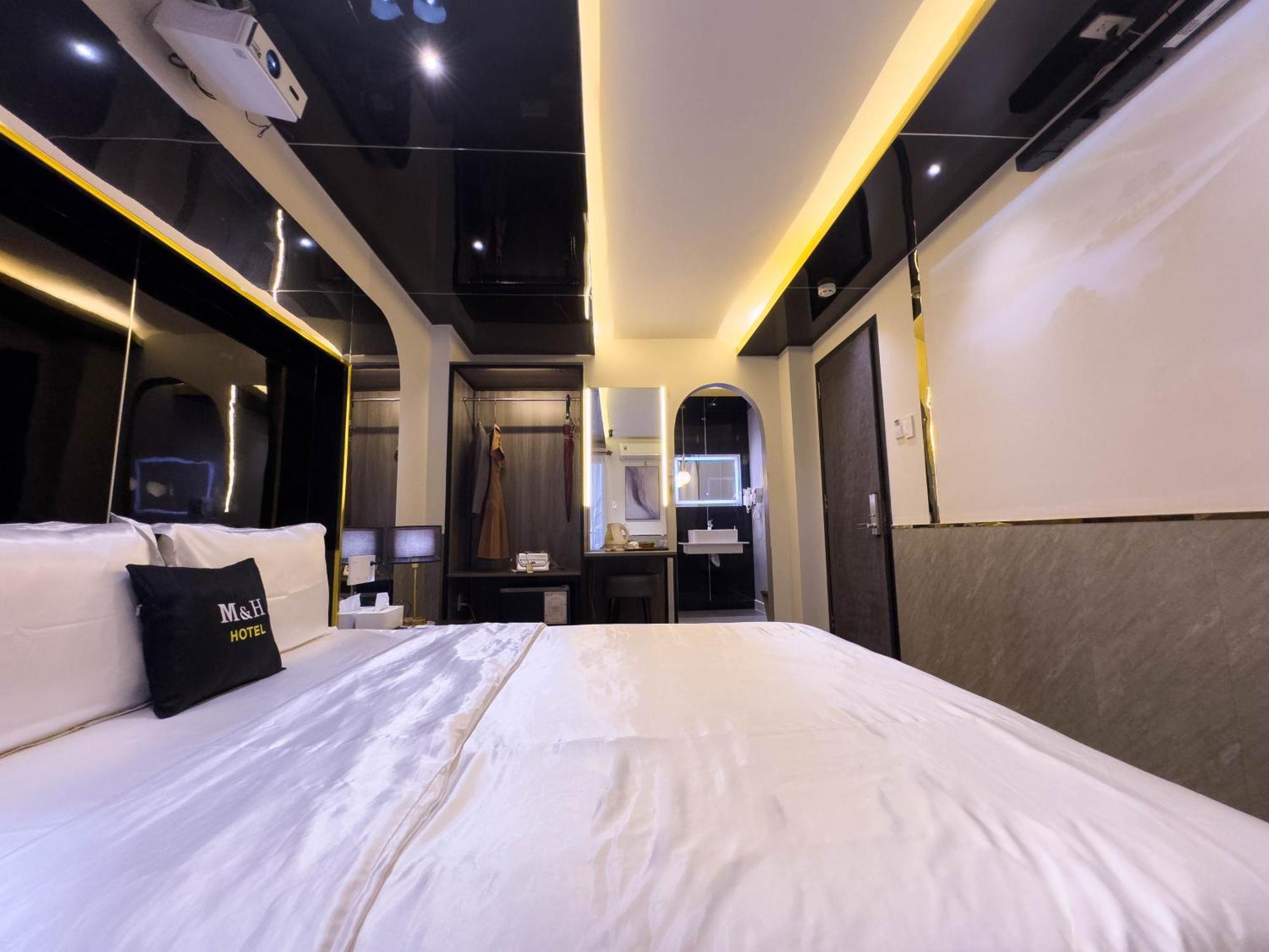הו צ'י מין סיטי M&H Hotel מראה חיצוני תמונה